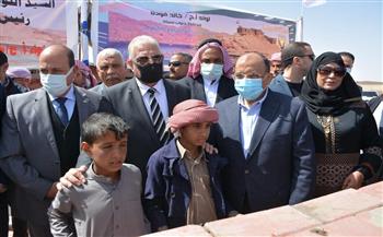 وزير التنمية المحلية ومحافظ جنوب سيناء يضعان حجر الأساس لـ120 منزلا بدويا