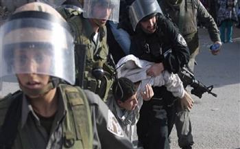 الاحتلال الاسرائيلي يعتقل مقدسيين عقب الاعتداء عليهما ويستدعي طفلا للتحقيق