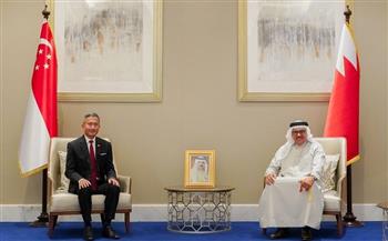 وزير الخارجية البحرينى يعقد جلسة مباحثات مع نظيره السنغافورى