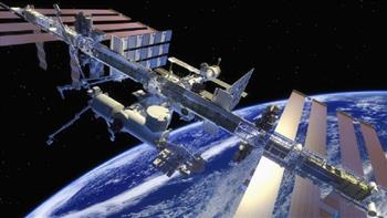 "الفضاء الروسية" تنفي الإشاعات بشأن فقدان الاتصال بالأقمار الصناعية لموسكو