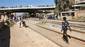 مصرع طالب ثانوي دهسه قطار في دشنا