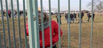 تقرير: طلاب مغاربة يشتكون من "عنصرية" الشرطة خلال محاولة خروجهم من أوكرانيا