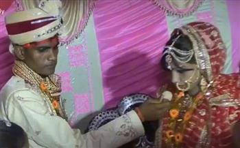 بسبب الحلوى.. عريس زهقان يصفع عروسه خلال حفل الزفاف (فيديو)