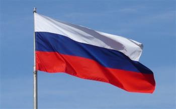 موسكو: مجهولون يزيلون العلم الروسي من مكتب السفارة في تارتو الإستونية