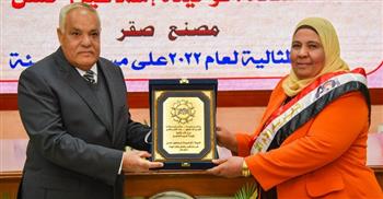 رئيس «العربية للتصنيع» يكرم الأمهات المثاليات بالهيئة لعام 2022