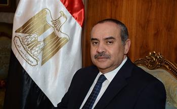 وزير الطيران يشدد على تقديم التسهيلات للمسافرين بمطار القاهرة دون تقصير أو تراخٍ