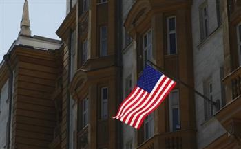 السفير الأمريكي لدى روسيا: الولايات المتحدة لا تخطط لإغلاق سفارتها في موسكو