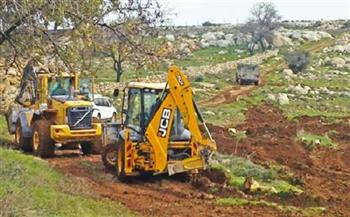 الاحتلال الاسرائيلي يشرع بتجريف نحو 100 دونم من أراضي قلقيلية بالضفة الغربية 