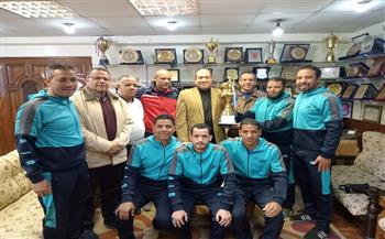 المنيا تكرم فريق كرة القدم الفائز ببطولة اللجان الرياضية