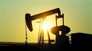 انخفاض أسعار النفط وسط آمال بتوفر إمدادات جديدة في السوق