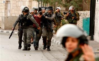 الاحتلال الإسرائيلي يعتقل 13 مواطنا بينهم شقيقان من الضفة