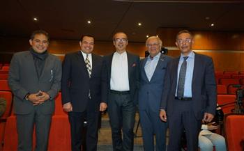 اتحاد رواد الأعمال العرب يكرم الإعلامي أيمن عدلي ويمنحه جائزة «ملهم» (صور)