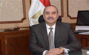 وزير الطيران يتفقد مكتب مبيعات مصر للطيران بمصر الجديدة