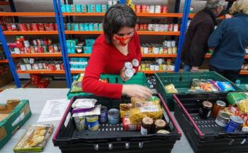 صحيفة تنقل عن بنوك الطعام في بريطانيا قلقها من تفاقم الأزمة المعيشية