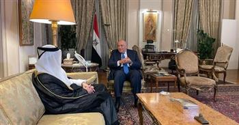 وزير الخارجية يعقد جلسة مباحثات مع نظيره القطري