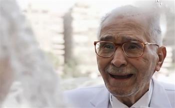 بعد نقله إلى مستشفى آخر.. نجل عبدالرحمن أبو زهرة لـ«دار الهلال»: حالته غير مستقرة