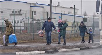 "تاس": عدد اللاجئين من أوكرانيا ودونباس إلى روسيا يقترب من 500 ألف شخص