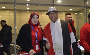 توافد الجماهير على مطار القاهرة استعدادا للسفر للسنغال لمؤازرة المنتخب.. صور
