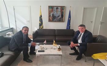 سفير مصر ببروكسل يلتقي رئيس وزراء حكومة إقليم "الفلاندرز" البلجيكي