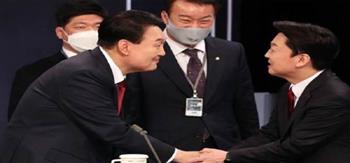 مرشحان للانتخابات الرئاسية بكوريا الجنوبية يعلنان توحيد الترشح