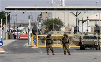 الاحتلال الإسرائيلي يغلق مدخل بلدة حزما الرئيسي ويستولي على تسجيلات كاميرات
