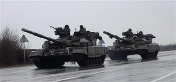 وزير دفاع بريطانيا يحث روسيا على وقف عملياتها العسكرية في أوكرانيا