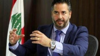 وزير الاقتصاد اللبناني يحذر التجار من رفع الأسعار ويدعو المواطنين لعدم الهلع
