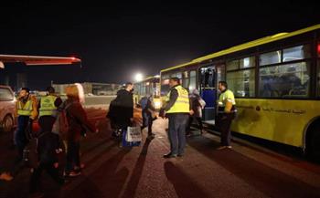 وصول أول دفعة من الجالية الليبية في أوكرانيا إلى مطار معيتيقة