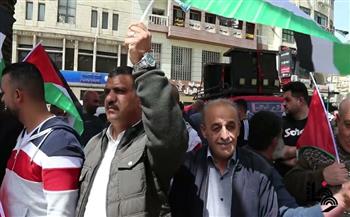 وقفة احتجاجية في نابلس للتنديد بجريمة الاحتلال الإسرائيلي في جنين