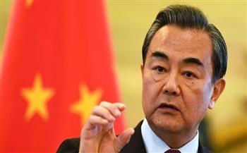 وزير الخارجية الصيني: يجب التعامل بجدية مع التهديد الذي يشكله توسع الناتو بالنسبة لروسيا