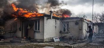 تدمير منازل في خاركيف الأوكرانية جراء تعرضها لقصف شديد