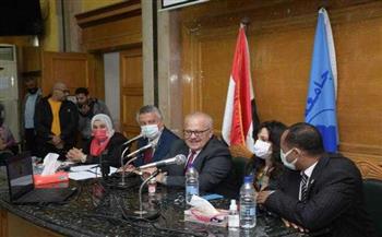 «الخشت» يترأس مجلس «آداب القاهرة» ويشيد بعمليات التطوير الأثري للمبنى الرئيسي