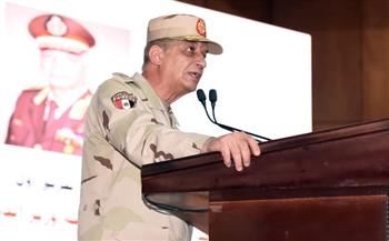 وزير الدفاع يلتقي مقاتلي الجيش الثاني الميداني والمنطقة الغربية العسكرية