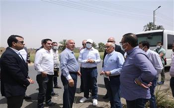 وزير النقل: مشروعات الطرق والكباري في الصعيد بمثابة شرايين للتنمية