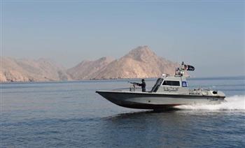 ضبط قاربي تهريب وتوقيف 6 أشخاص في سلطنة عمان