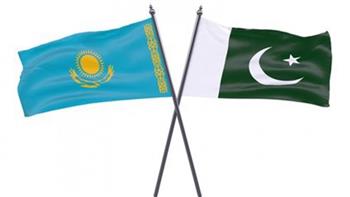 باكستان وكازاخستان تتفقان على تعزيز الروابط التجارية والدفاعية