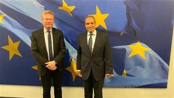 سفير مصر في بروكسل يبحث ملفات الذكاء الاصطناعي والتغير المناخي