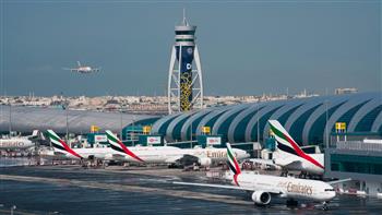 الإمارات تسمح بسفر المواطنين غير المطعمين بلقاح كورونا