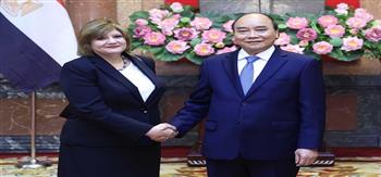 السفيرة المصرية في فيتنام تقدم أوراق اعتمادها إلى رئيس الجمهوري الفيتنامي