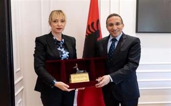 السفير المصري يبحث مع وزيرة الزراعة الألبانية تعزيز التعاون