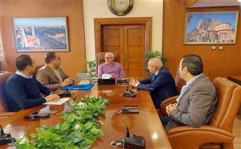 محافظ بورسعيد يلتقي أعضاء مجلسي النواب والشيوخ بالمحافظة