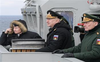 قائد البحرية الروسية يلتقي بطاقم طراد "موسكفا" المنكوب