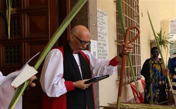 رئيس الكنيسة الأسقفية يترأس قداس أحد السعف