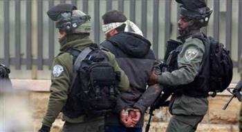 قوات الاحتلال تعتقل أربعة فلسطينيين من رام الله بينهم أسير محرر
