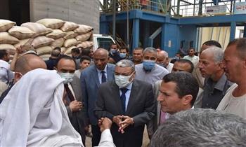 محافظ المنيا: فتح 44 موقعا لاستقبال القمح وحظر النقل خارج المحافظة