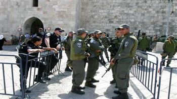قوات الاحتلال تعتقل فتاة من باحات المسجد الأقصى في القدس المحتلة