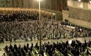 فيديو .. مشاهد تأسر القلب من صلاة التراويح في أولى ليالي رمضان بالمسجد الحرام
