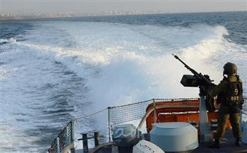 زوارق بحرية الاحتلال تستهدف الصيادين في بحر خان يونس