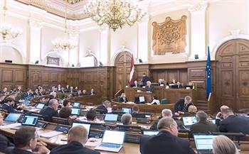 البرلمان اللاتفي يوافق على زيادة ميزانية الدفاع إلى 2.5٪ من إجمالي الناتج المحلي