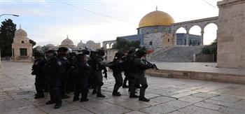 اندلاع مواجهات في ساحات المسجد الأقصى بين شبان فلسطينيين والقوات الإسرائيلية